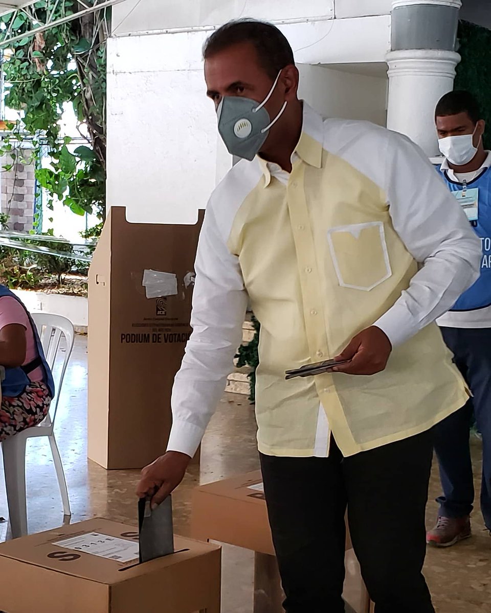 DomingoCG1's tweet photo. Invito a todos los dominicanos a celebrar esta fiesta de la democracia votando para seguir recorriendo el camino del desarrollo https://t.co/FasCurXc0x