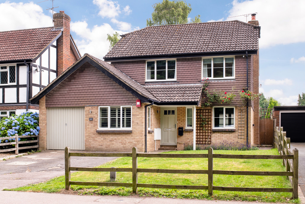 moverevolution's tweet photo. ALL SOLD - IN LINGFIELD
We've been so busy selling houses and apartments in Lingfield. If you are thinking of moving give us a call on 01342 888450.
#lingfield #lingfieldvillage #eastgrinstead #moverevolution #estateagent #lettingsagent #professionalphotography #salesprogression https://t.co/JEOCI7YV82