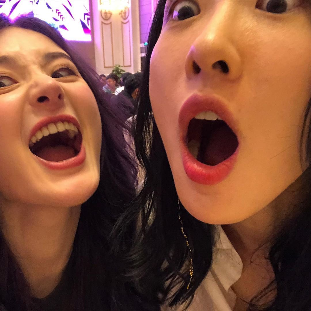 LANA_updates1's tweet photo. 07.06.20 • INSTAGRAM • (23.11_) |
#Lana #Lana_light #LANA @Hicc_LANA #HiCC #라나 #Luminous
#拉娜 #лана #fightingLANA #LANA #LANAmakeitreal https://t.co/MEtLHYwdc7