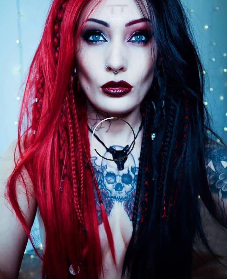 queenstostyle's tweet photo. https://t.co/Ho00O8EkwA

Be inspired here, on #queenstostyle and while your at it, check what to avoid when doing your split hair dye.

#splithaircolor #splithair #splithairdye #splitdye https://t.co/O5tNJm1Kfb