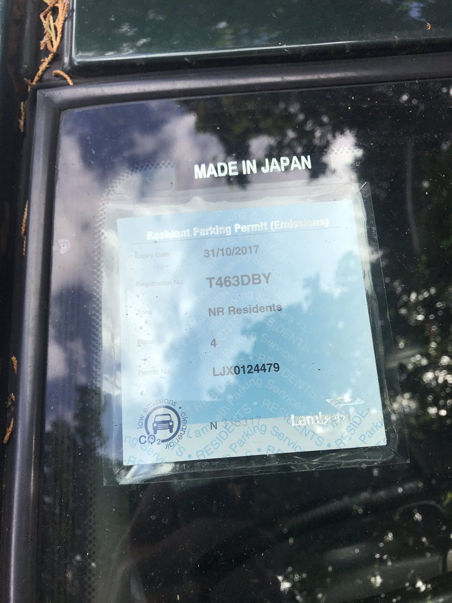 Fredir95's tweet photo. @PoolePolice tried reporting this abandoned stolen car on the phone but couldn’t get through. Abandoned in the Carpark beside Poole Park Cricket pitch https://t.co/FxlnYZwJjc