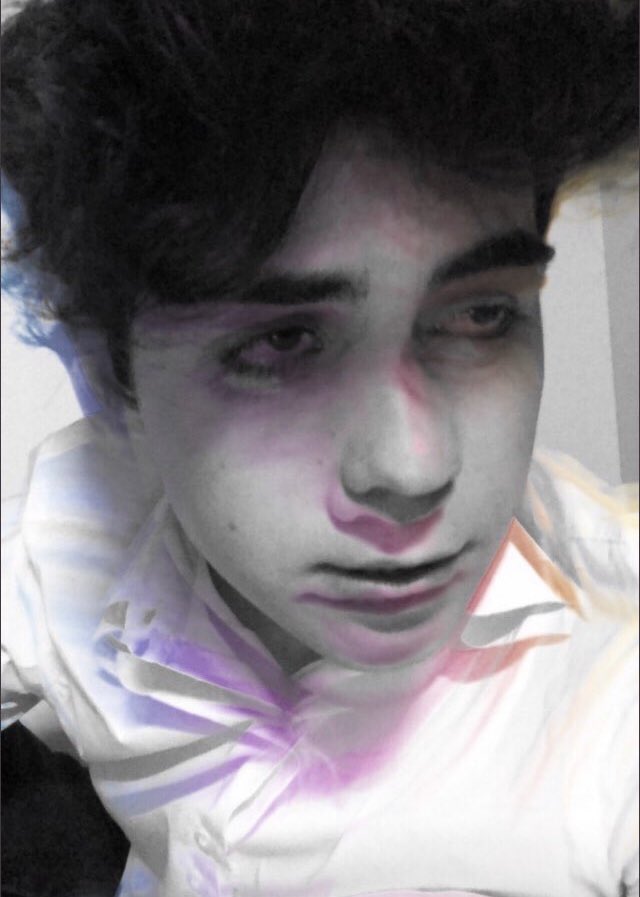 possiblyjorge's tweet photo. he looks so high omg https://t.co/i23mEzwGSb