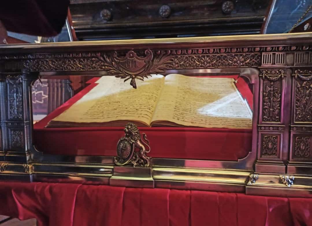 Se cumplen 209 años de  haber establecido una nación basada en los principios de libertad,  igualdad y soberanía. La firma del acta de Independencia selló la historia republicana de Venezuela que a más de 2 siglos defendemos y ratificamos  inexpugnable.
#209AñosDeIndependencia