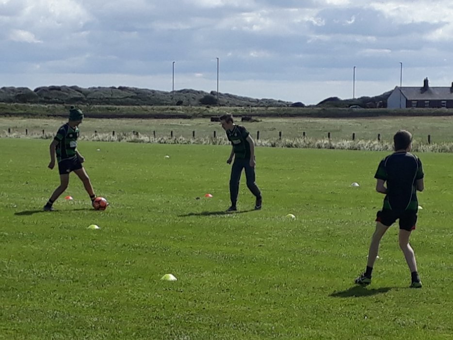 BlythRFCO2Touch's tweet photo. A lovely, if a bit windy, morning training at Seagull Park. Some mobility and speed work, some passing work and some great fun playing table football. I can't wait for next week #BlythRFC #Rugby #SociallyDistancedTraining https://t.co/757zwDkr9g