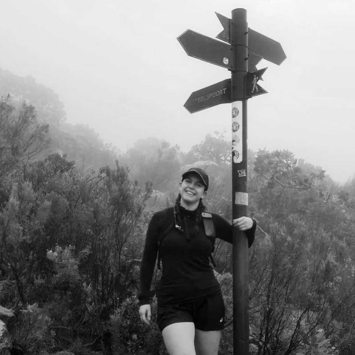 HG_Richardson's tweet photo. Today’s #gone2gone 21km mountain run (plus a few extra kays due to accidental detours) – a cool route mapped out by outdoor store Gone for people to take on any time over July (this is how races work now).

Damp and misty, but still loads of fun. 🙌 #CapeTown https://t.co/36DzBOkGPg