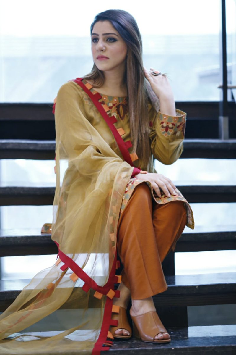 MediaSpringPk's tweet photo. Gorgeous @ShajiaNiazi  in #rukhdesigns for her show #meraymutabiq. https://t.co/wf6nUtJm8W