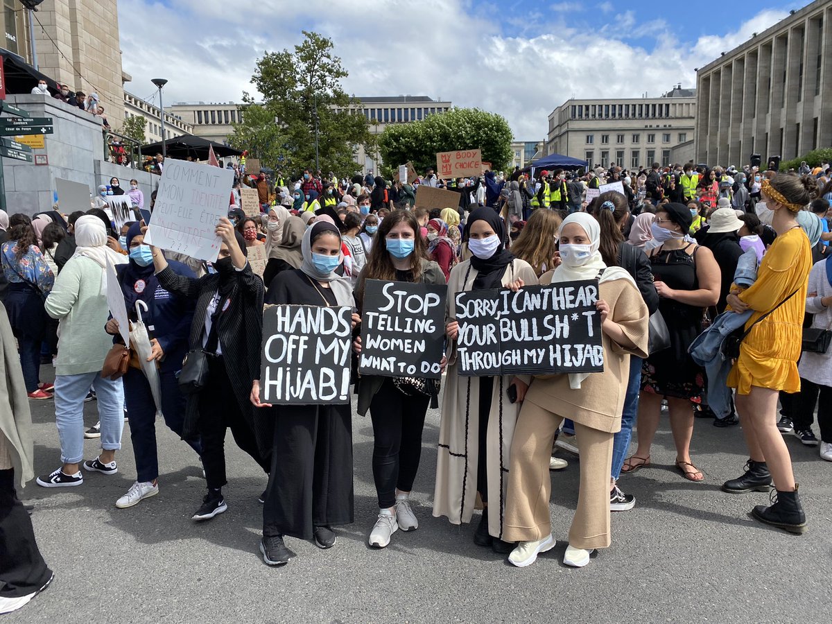 Risaala_'s tweet photo. vandaag lieten we eindelijk onze stem horen, het was echt hartverwarmend om te zien hoeveel mensen zijn afgekomen 
#HijabisFightBack https://t.co/2cpvYgV393