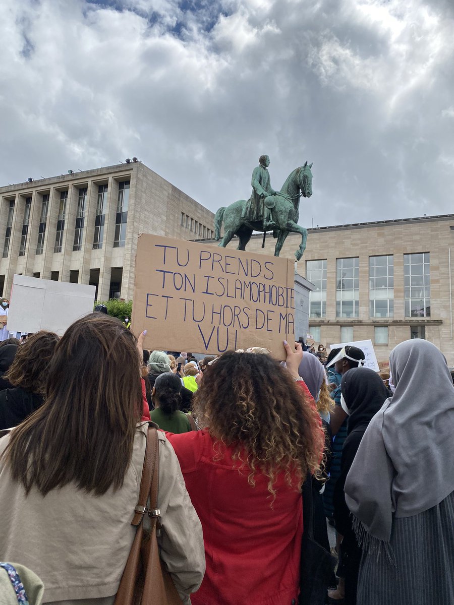 Risaala_'s tweet photo. vandaag lieten we eindelijk onze stem horen, het was echt hartverwarmend om te zien hoeveel mensen zijn afgekomen 
#HijabisFightBack https://t.co/2cpvYgV393