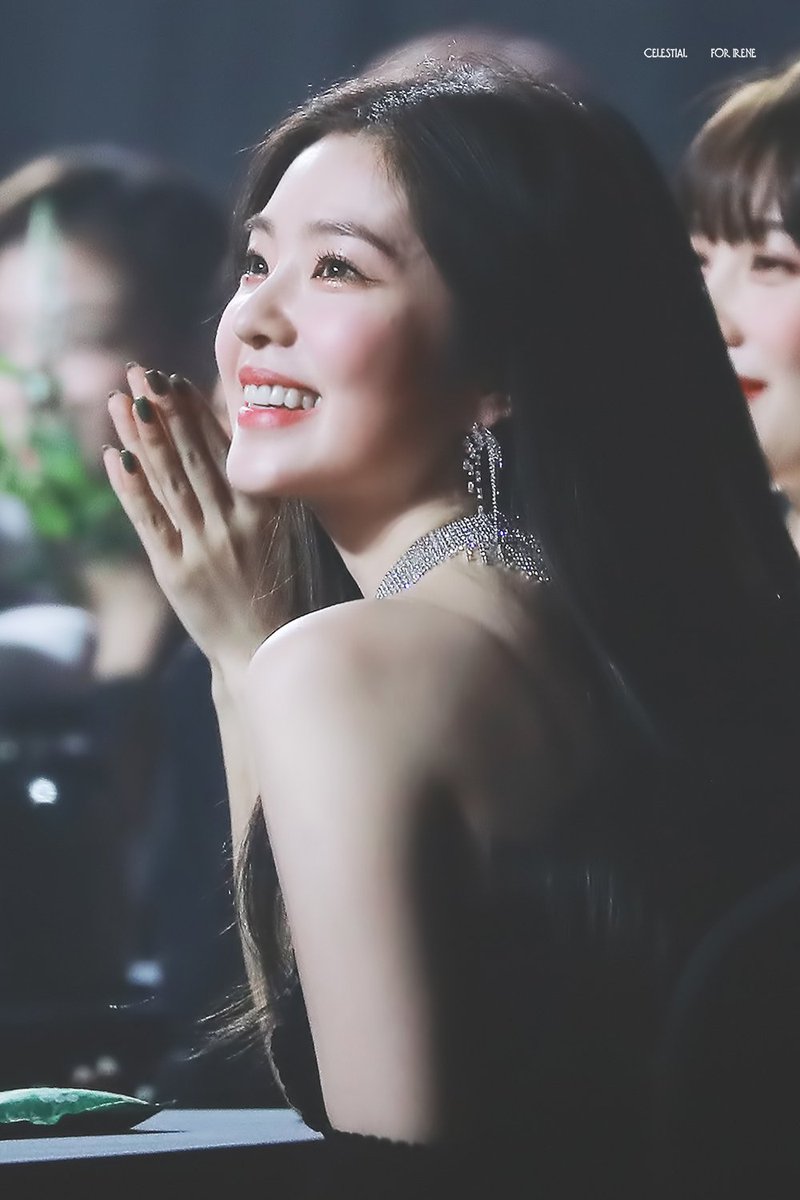 irenervpics's tweet photo. she is really beautiful #IRENE #RedVelvetᅠ https://t.co/CkVC9Sus4O