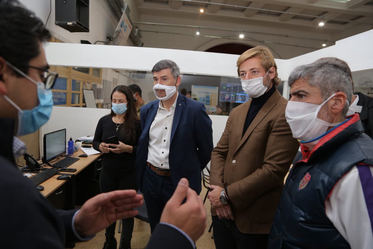 PasseriniOk's tweet photo. Gracias a la labor incansable del #COE, hoy estamos avanzando hacia la nueva normalidad. Desde el primer instante están trabajando para mitigar el impacto de la pandemia. Por eso, desde @ConcejoCba reconocemos su destacada tarea 👏 https://t.co/v5S9OmjYSV