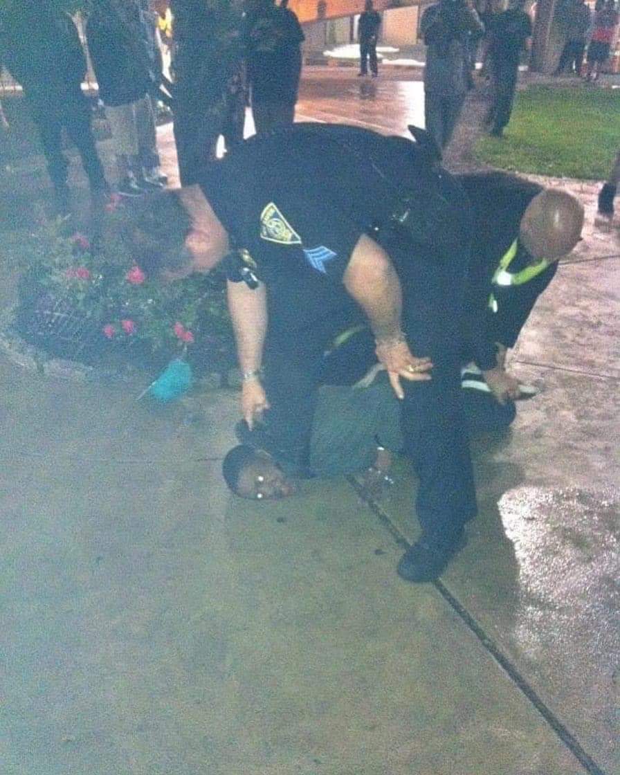 Owebmediaonline's tweet photo. Sgt Rubino of the New Haven Police Dept used excessive force to put his foot on a suspect who was handcuffed. Violating 1st &amp; 4th ammendments.

Let's make him famous too!
#georgefloyd #icantbreathe #pleaseShare #princechristopher https://t.co/0ZRUshqiay