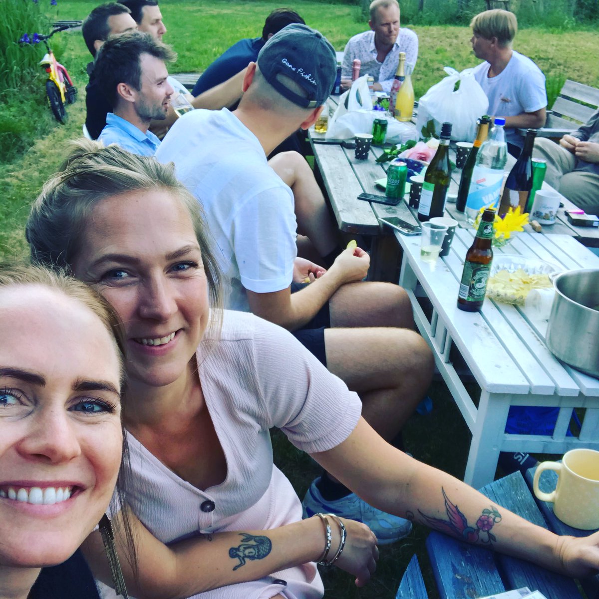 passe_rt's tweet photo. Ok stemning og 20 % pølser☝🏼 Ref.: Independent whore, episode 44
#passesært #podcast #oslo 
#birthdayparty #summervibes #nesodden #men #indepentwoman 
#destinyschild #beyoncé https://t.co/9KXGJY2I1W