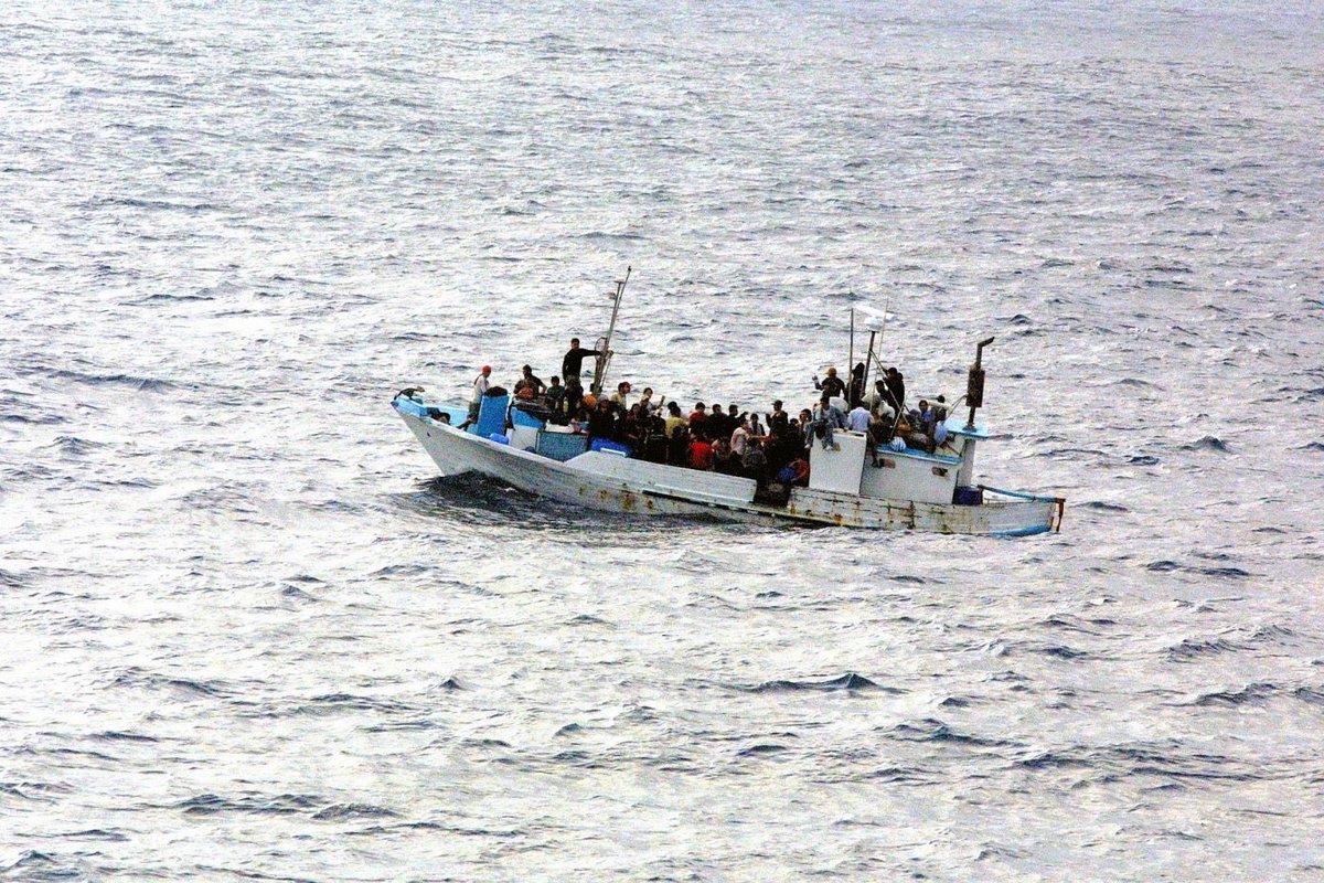 OrizzontiPo's tweet photo. 🇮🇹Italia e #immigrazione: qual è il rapporto del nostro Paese con questo tema?

🗣La storia è quella di un dibattito che nasce negli anni Ottanta e si infiamma nei Novanta. Ma come siamo arrivati ai decreti sicurezza?

✍🏻Analisi di @annagamba_ 

🔗https://t.co/XtISiGBEGt https://t.co/QCg5uWq97i