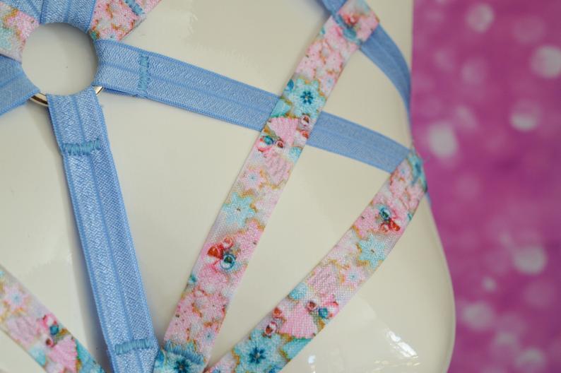 Nekollars's tweet photo. #Bodyharness #BodyHarnesses #etsy #harnesslingerie #bodylingerie #bodycage #harness #burlesque #alternativefashion #gothicfashion #lingerie #lingeriesexy #lingerieadict #altmodel #alternativegirl #nekollarsharness - More at our #Nekollars Etsy shop β‘οΈ https://t.co/GyHb2hUylq π https://t.co/xoRB4njEte
