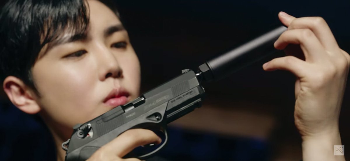 Mafia boss owned many things and only use silencer as this type of gun eliminates loud sounds of gun. @SF9official  #SF9    #에스에프나인    #9loryUS    #여름향기가날춤추게해    #SummerBreeze    #여름_향기는_SF9을_춤추게_해