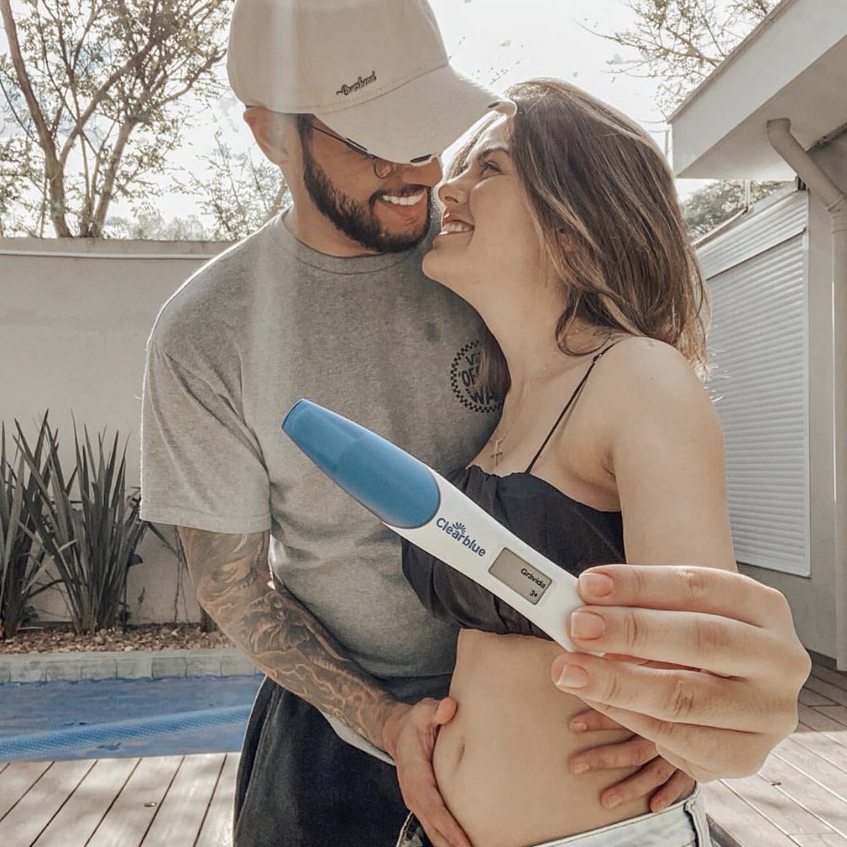 ProjetoLLira's tweet photo. INFO | Após o vídeo revelando que o casal terá seu primeiro filho, Lucas Lora fica em 1º nos assuntos mais comentados do twitter.
Agora a tag #LiraPapai criada lá em 2014 agora é real!!! https://t.co/tmijh9DbNq
