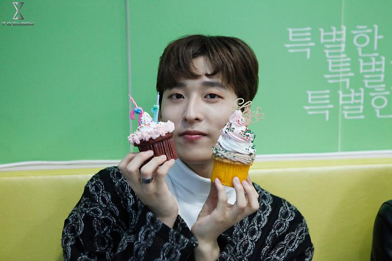 sunsobi_'s tweet photo. I didn't see a birthday post for Hyun ㅠㅠ but there's this 😄🧁 #Respect7OC https://t.co/vI2mL5ruP9