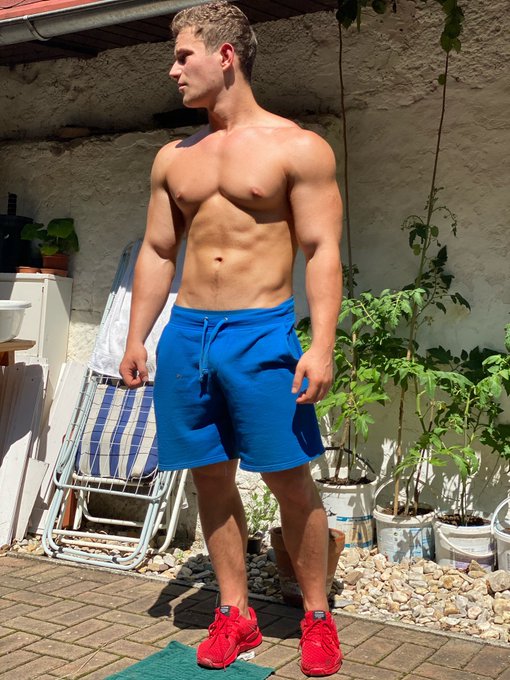 My https://t.co/fW1RvIondw is now 70% off for 50 of you :) enjoy guys https://t.co/AsV5fAaWji