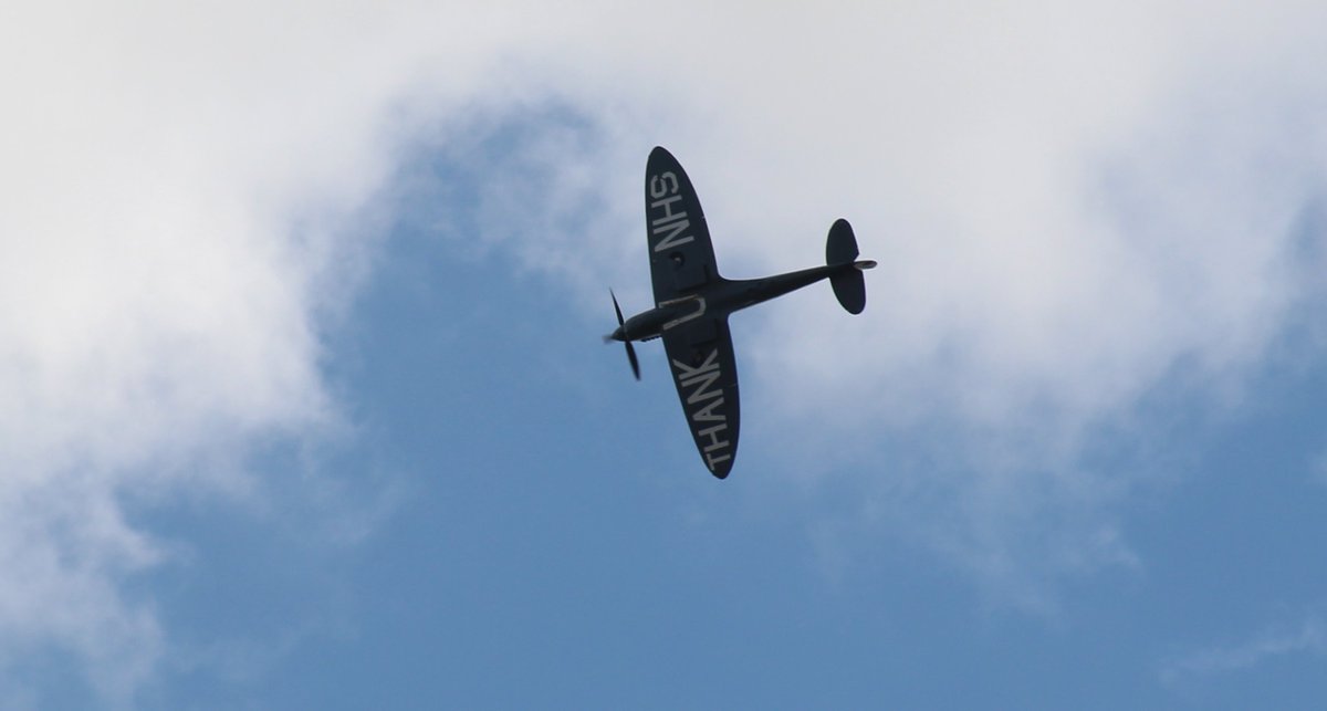 brunocockapoo's tweet image. #NHSSpitfire over the #ListerHospital #Stevenage #ThankYouNHS #NHS72