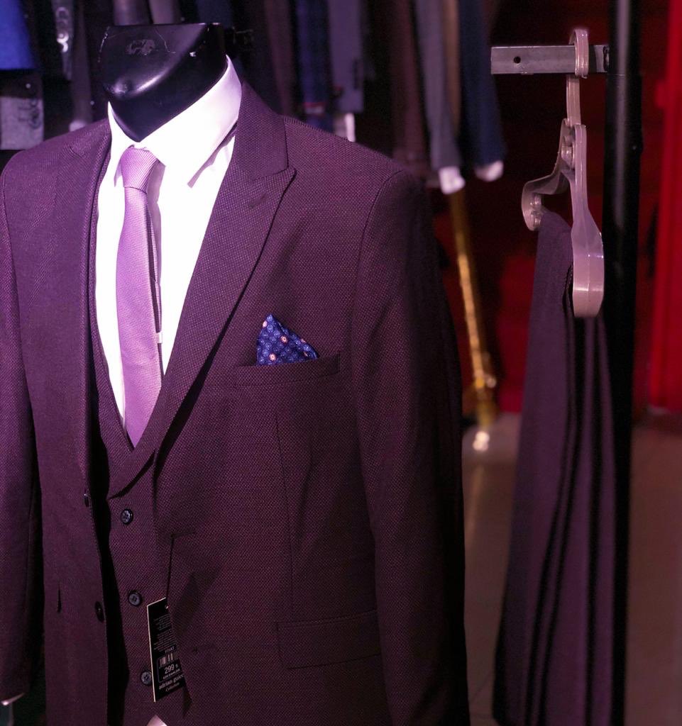 DuCostume's tweet photo. The only time success comes before work is in the dictionary. #Royalsuits #beelegant #slimfit #costume #Monsieur #Cameroon237 #theperfectsuit https://t.co/fcT7ksUQ5C