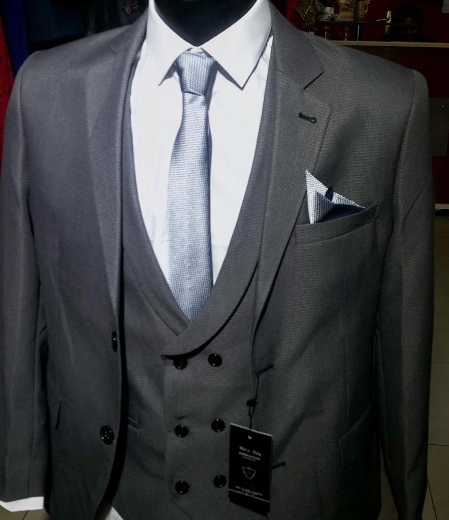 DuCostume's tweet photo. The only time success comes before work is in the dictionary. #Royalsuits #beelegant #slimfit #costume #Monsieur #Cameroon237 #theperfectsuit https://t.co/fcT7ksUQ5C