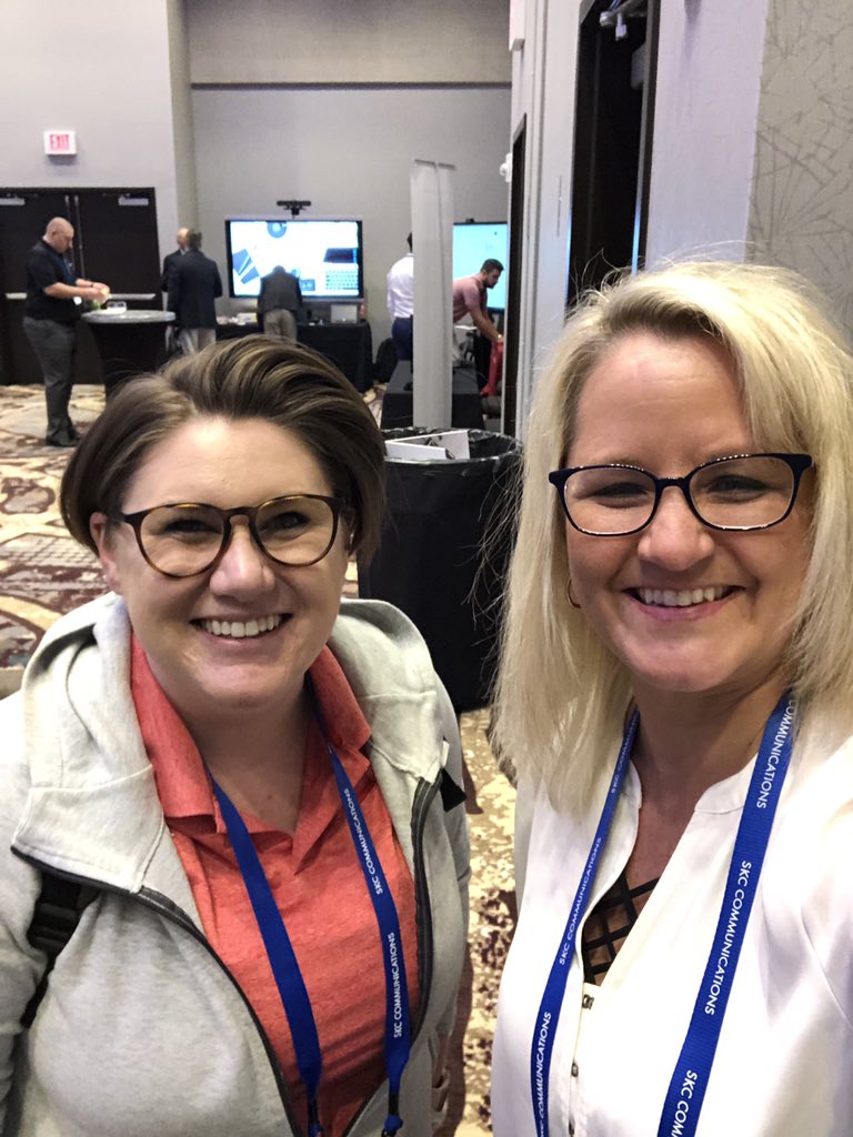 AVReneeKC's tweet image. Day 25 of 30 #av30daychallenge This seems like forever ago but this was at the @SKCComm event .. very last AV event I attended before the world came to a halt 😢 #COVIDsucks #missmypeeps #avtweeps @haircutfw