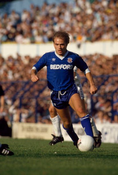 robertmdaws's tweet photo. #DavidPreece He was signed by @LutonTown manager David Pleat in Dec 1984 and scored on his debut, a 1β0 win at home to Aston Villa. He went on to win a League Cup winners medal with #LutonTown in 1988 and played nearly 400 times for Luton's first team @LutonTownExile https://t.co/zPmo8i5Bh8