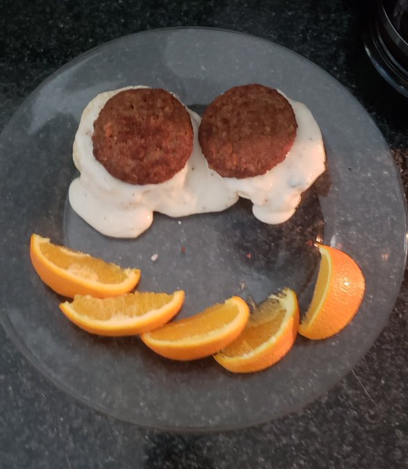 Vegetarian biscuits and gravy for @MeetingJessica! Even served in bed! #SundayMorning #BreakfastInBed<a class="tags" href="/tag/meetingjessica">@meetingjessica</a><a href="/tag/breakfastinbed"class="tags"><span>#breakfastinbed</span></a><a href="/tag/sundaymorning"class="tags"><span>#sundaymorning</span></a>