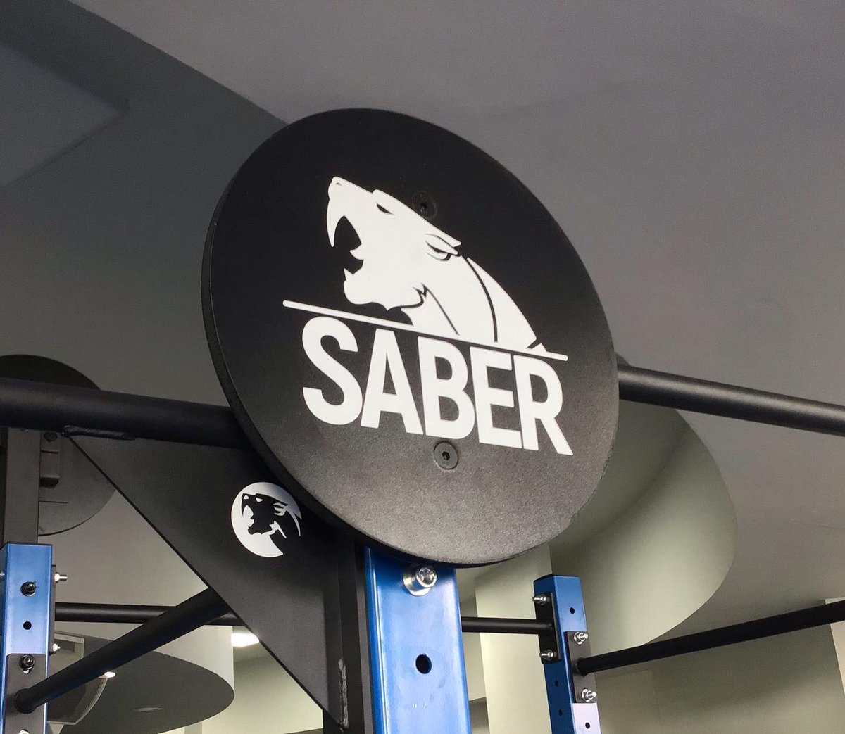 saber_fitness's tweet photo. The installation at @theEmpireGym is now complete. It looks fantastic and is a great addition to the facility.
#saberfit #saberflooring #empiregymandstudios #freestandingrig #gyminstallation #squatrack #sledtrack #performancezone #fitness #fitnessmotivation https://t.co/4p2W5puOP8