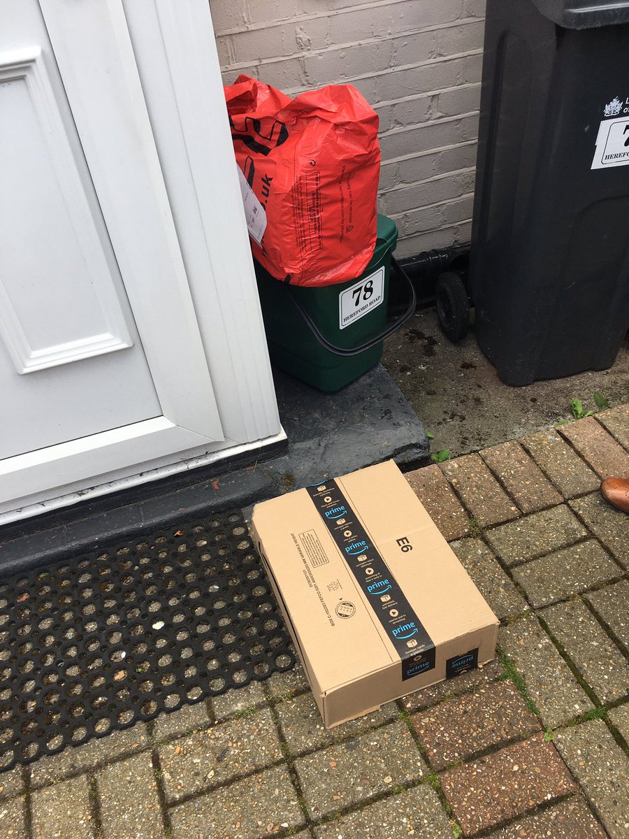 Frankieldonald's tweet photo. I love coming home to find my @NextClothing and @amazon parcels were kept in a “safe place” whilst I was out for couple of hours the morning. Good one @Hermesparcels  &amp; @amazon👍🏼 https://t.co/zuC49LOkJ5