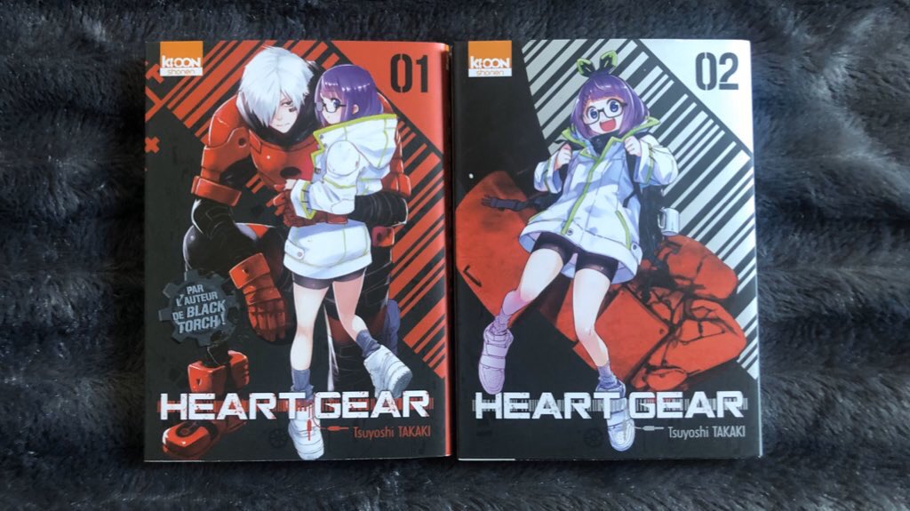 𝐇𝐄𝐀𝐑𝐓 𝐆𝐄𝐀𝐑manga pour l'instant en 3 tomes, j'ai essayé d'acheter le 3 mais absolument introuvable partout où j'ai été, 2 tomes dans ma collection.