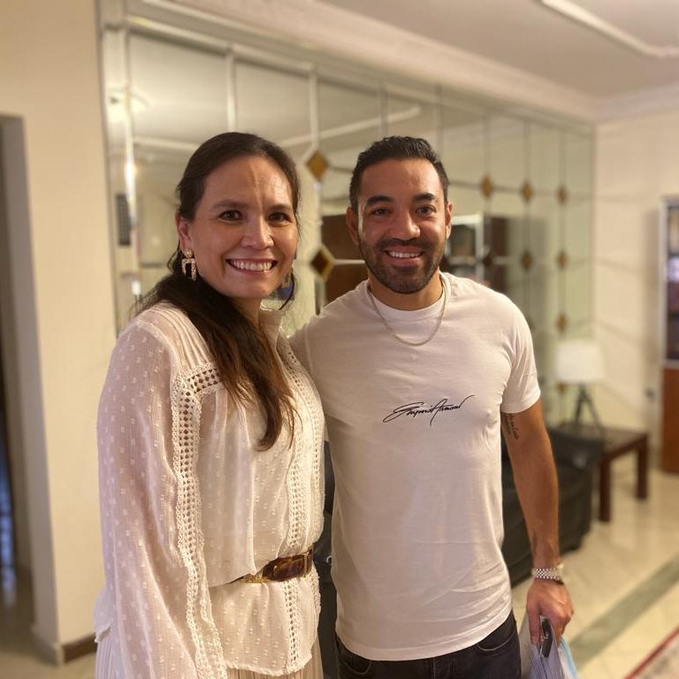 EmbaMexQatar's tweet photo. Hoy extendimos un reconocimiento a la trayectoria del talentoso futbolista 🇲🇽 @MarcoFabian_10 a quien le deseamos lo mejor en sus próximos proyectos⚽️ ¡Tuvimos una espléndida conversación con él!
@AmbGGomez @DiplomaciacMX @ALFZEGBE @FMF #DiplomaciaPublicaMX #DiplomaciaDeportiva https://t.co/RDCoBE6wE8