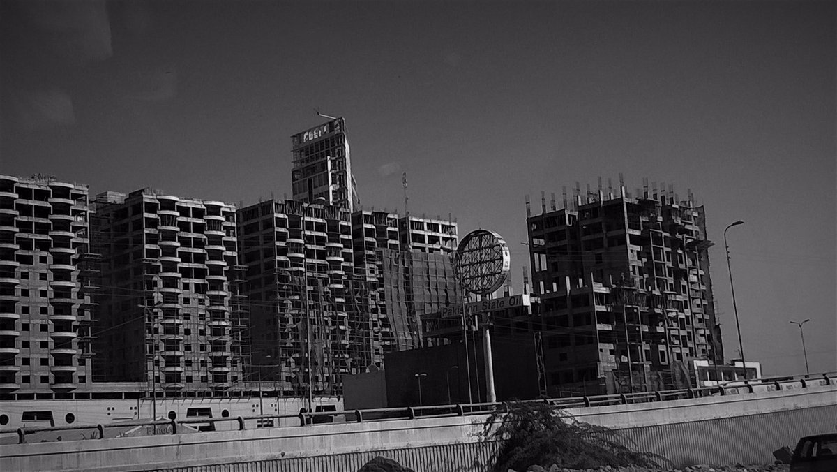 AnumAJamal's tweet photo. Structure in Karachi, early 2019. This virus evokes a similar uncertain dystopian feel, an enigmatic structure (like the Morse Code) whose future function & purpose is unknown. This is #Hinterland for me. @GeorgiouTolley
#WhenLanguageIsNotEnough #TheOutput https://t.co/NpX4tD2OGe