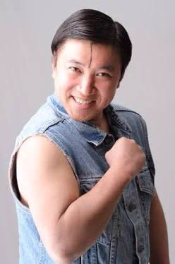 @kimuti_X スギちゃん
1ターン目に自慢の右腕で、「ワイルドだろぉ？」と言わんばかりに、左にいる味方を4人殴り殺す。回復役は右に置いておこう。 