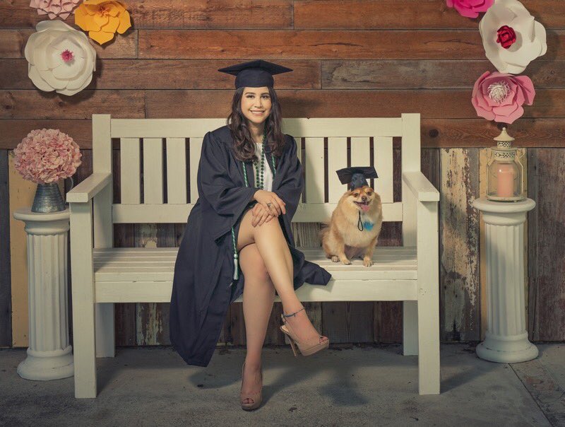 fridabarragannn's tweet photo. Is it ever gonna feel official?? 🎓💚💙 #tulanegrad https://t.co/eui4fmCRFe