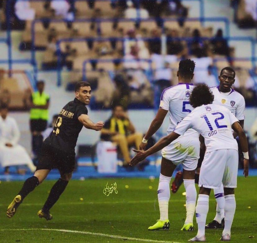 abumshal99999's tweet photo. ضع عنوان مناسب للصوره لجلاااااد الطواقي .. 💛💙 https://t.co/KpgUVRUlcf