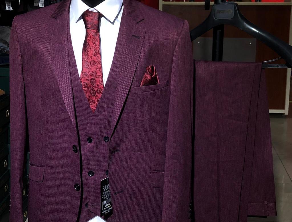 DuCostume's tweet photo. Not every man in a suit and tie is a gentle man. Not every gentleman wears a suit and a tie ! #Royalsuits #suitup #beelegant #gentleman #slimfit #beclassic #mensfit #Cameroon237 #Douala #yaounde https://t.co/UbbDK3fhFb