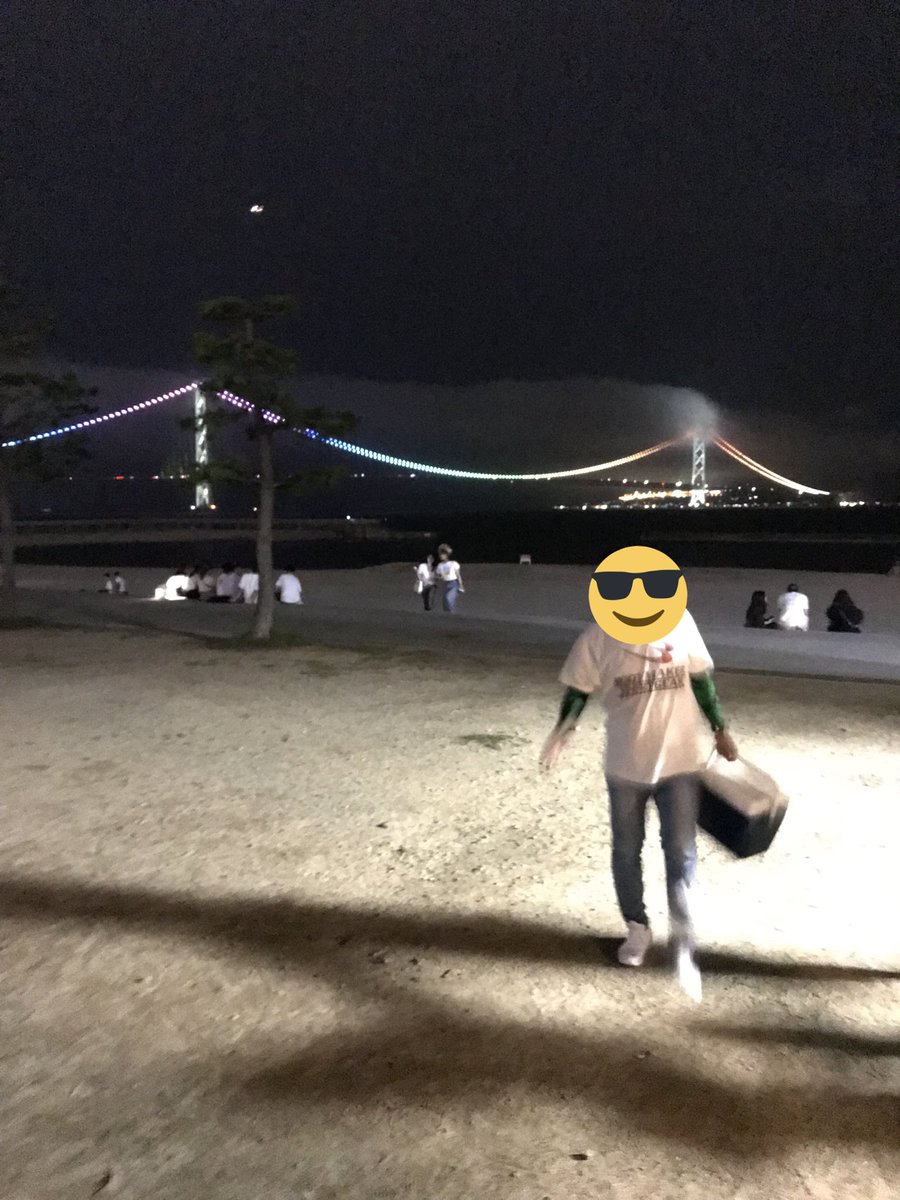 shinse25's tweet photo. 大蔵海岸でバーベキュー。

めっちゃ蜜や！

画像は加工が面倒なので省く。 https://t.co/f2Eo2Gfv9n