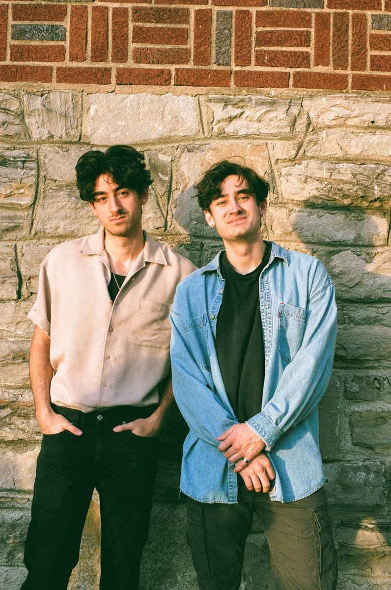 ManyLivesPod's tweet image. Sat down with @grahamladerman and @miles_hrdcstl to discuss @Hardcastle_band, creative processes, our subconscious mind, and more. These are some great dudes with great music. Link below to see for yourself

linktr.ee/Davisrao