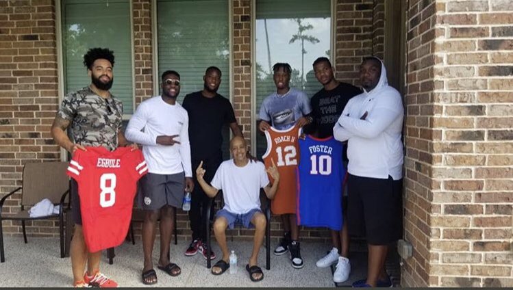 KeshunS's tweet photo. The showed up and showed love to the OG yesterday 💪🏾 @coachbrou70  @IBallLikeMelo_ @KLR_doce @thejarreyfoster @EmekeEgbule  much love to the gang https://t.co/YoSfZiY4Lg