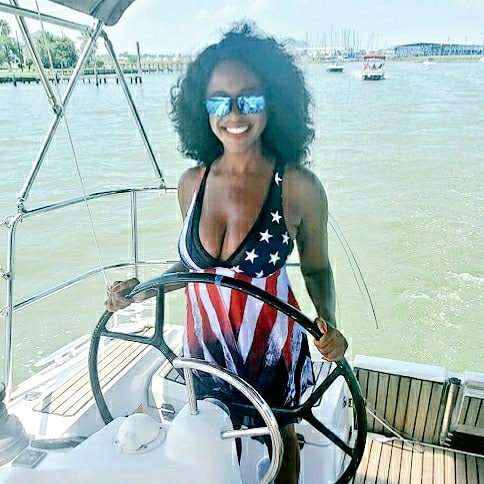 DrJacquieBaly's tweet photo. Happy Birthday America
#4thOfJulyOutfit
#4thOfJulyHappenings
#4thOfJulyHair
#Happy4thofJuly
#HappyIndependenceDay2020
#Crucian
#VirginIslander
#LegalImmigrant https://t.co/mXnlhe9ivo