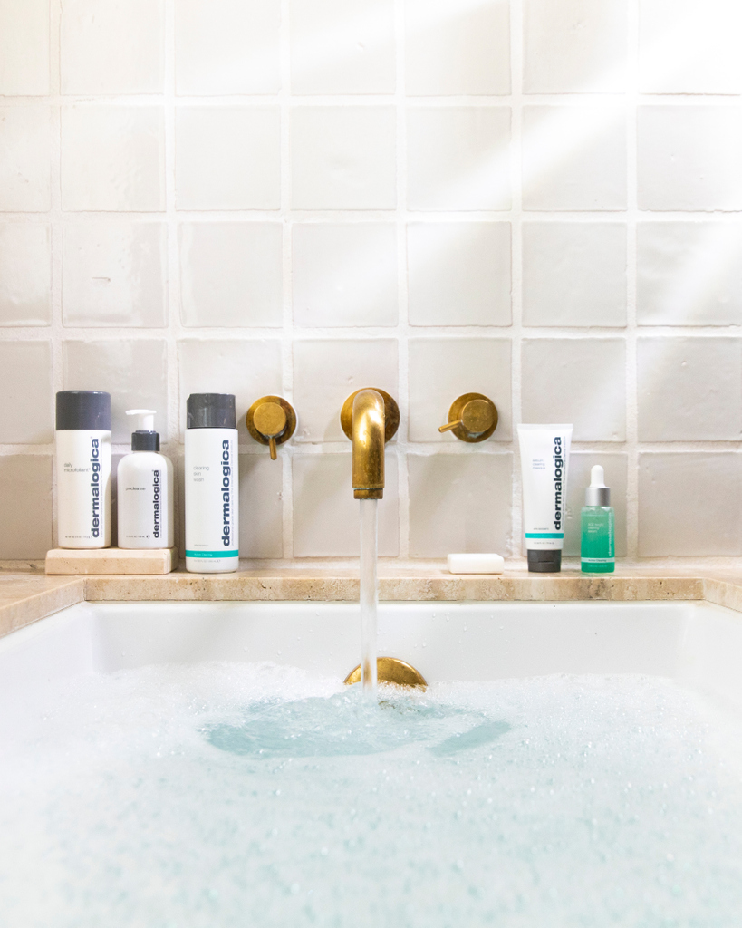 dermalogicasa's tweet photo. #SelfCareSunday
Take care of yourself, stay calm, turn your phone off, take a bath, apply your favorite masque, meditate and right down a list of things you're grateful for.
#CommitToSelfCare
#DermalogicaSA https://t.co/NJZdO4B5IC