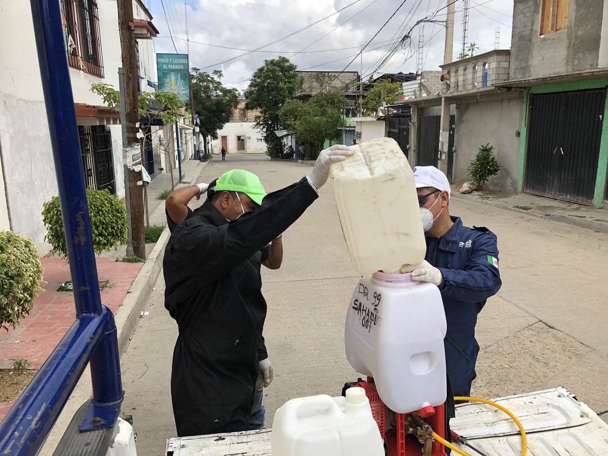 AlfonsoAngelVa2's tweet photo. A través de Protección civil municipal, la regiduria de salud y ecología, continuamos con la sanitización de la agencia de la experimental, que permitirá mitigar la propagación del #Covid_19. https://t.co/g7EFLmYTkd
