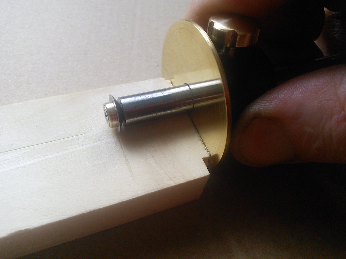 AMuddypaws's tweet photo. This weekend's project - a wheel type marking gauge for woodworking. All parts except the M3 screw made by me on the lathe. Brass, walnut, steel (mild and high carbon). Homage to #veritas tools, very nice but very spendy! #homemadetools #latheproject https://t.co/2WrXb7BUoI