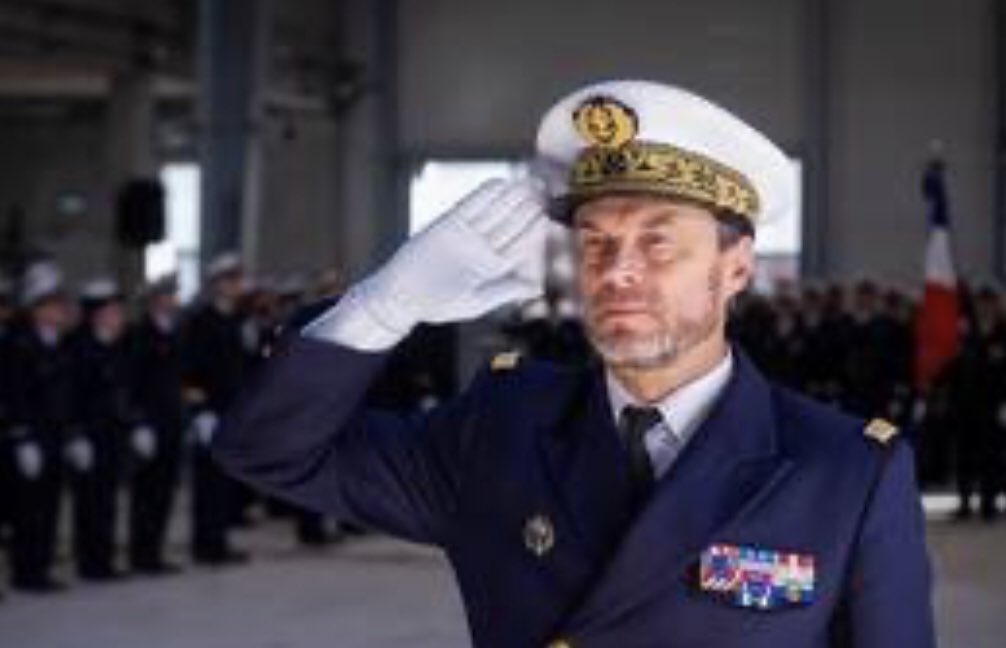 globalintel_'s tweet image. 🔴 @EmmanuelMacron choisit un nouveau chef d’état-major particulier en la personne du vice-amiral d’escadre Jean-Philippe #Rolland qui succède à l’amiral Bernard #Rogel  @Elysee @MarineNationale @EtatMajorFR