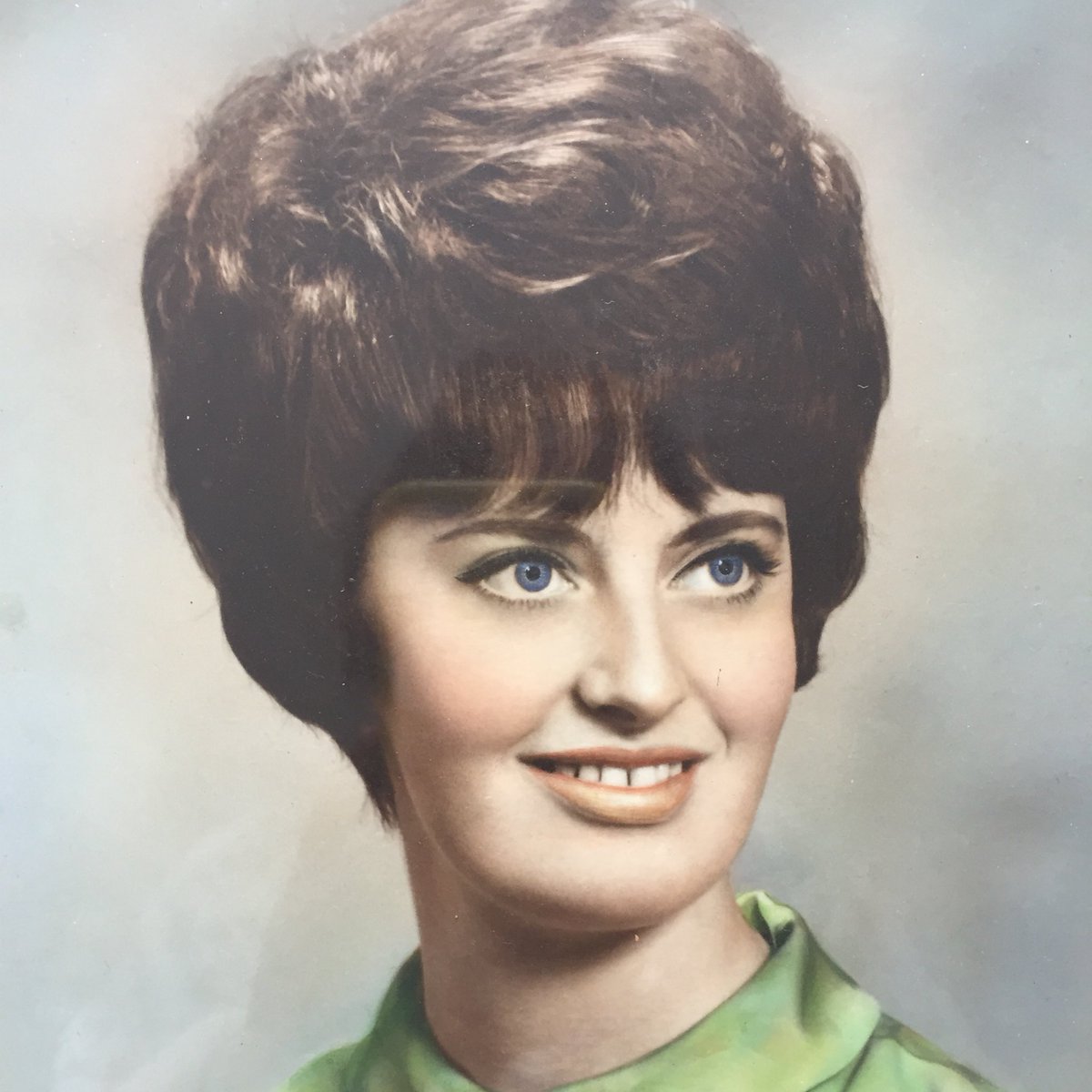 SpectralHeron's tweet photo. Chatting to Mum ♥️earlier about our impending lockdown hair appointments and she encouraged me to do ‘something different’ .... found this old pic of her?????? #chipoffoldblock https://t.co/VGxeOdY0sj
