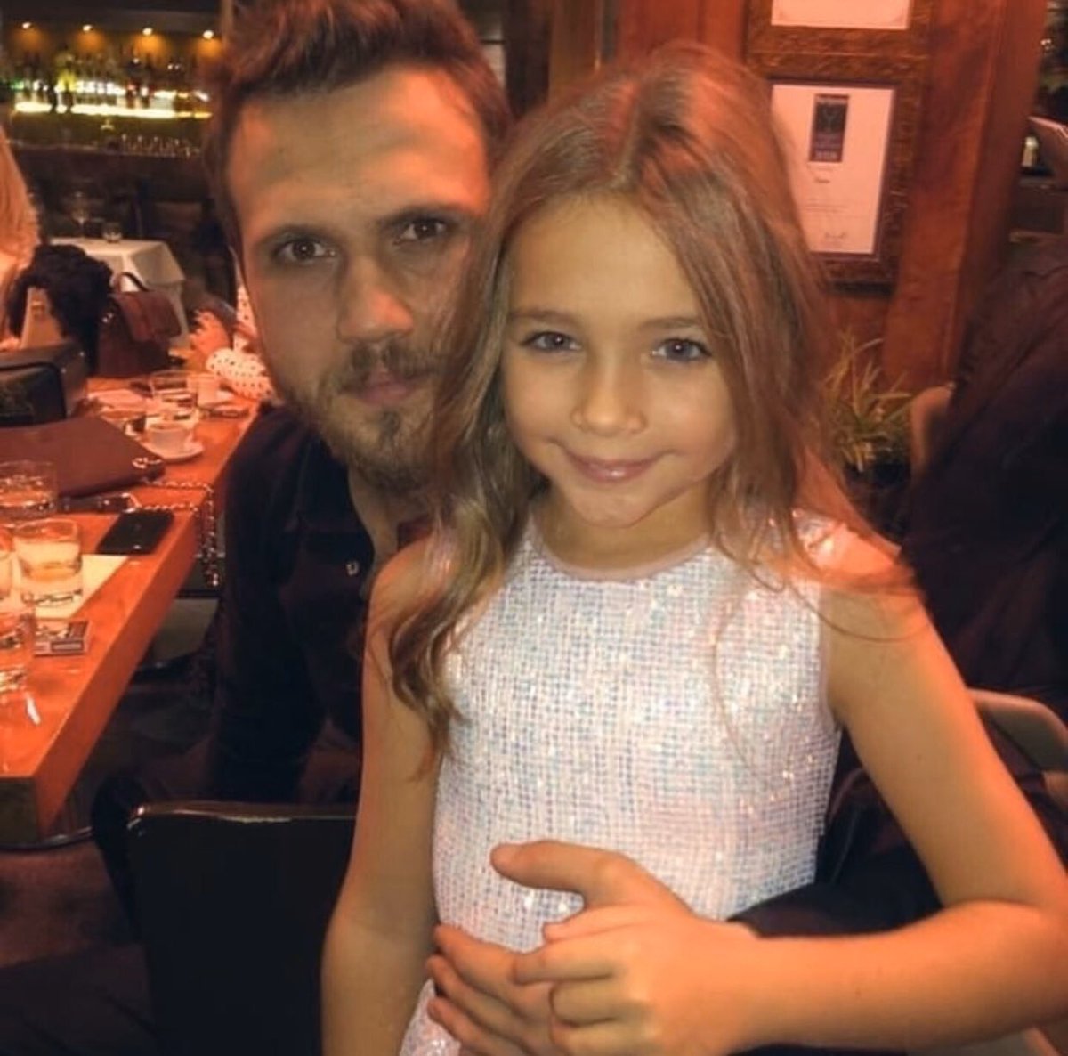 sichelsa's tweet photo. En iyi çocuk oyuncu ödülünü Memo'nun yavrusu Ova almalıydı #pantenealtinkelebek https://t.co/5WEBGSxkGK