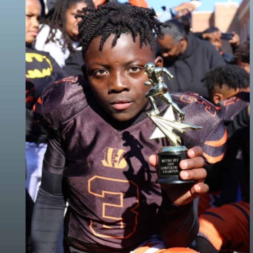 NikkiBJaxx417's tweet photo. I’m so sick. 💔😢🙏Praying for Davon’s Family &amp; community. #3 #RIPDayDay #StopTheKilling #SenselessMurder #Only11YearsOld https://t.co/E1JK3D1LlT