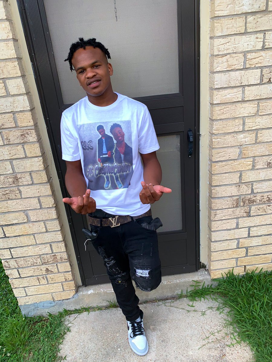 PopItForRoy_'s tweet photo. i won’t let a nigga get a chance, THUG LIFE til the end 🖤 #LLCee🕊🕊 https://t.co/8SHiMJA84n