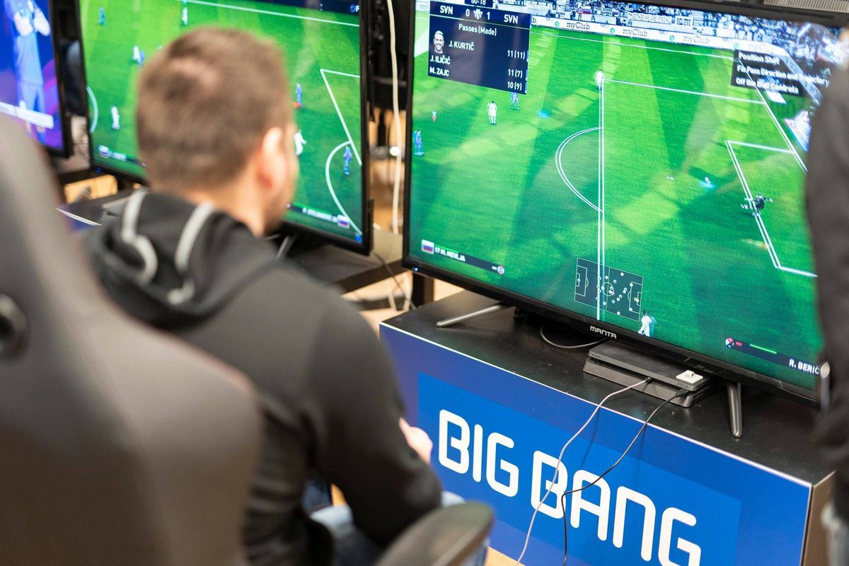 Navdušen nad simulacijami nogometa, naj je to FIFA ali Pro Evolution Soccer? Na EPICENTER 21 boš prišel na svoj račun, saj sta organizirani tekmovanji v obeh naslovih z denarnimi nagradnimi skladi! Prijave že odprte na bit.ly/2YFt3OO! #epicenter21